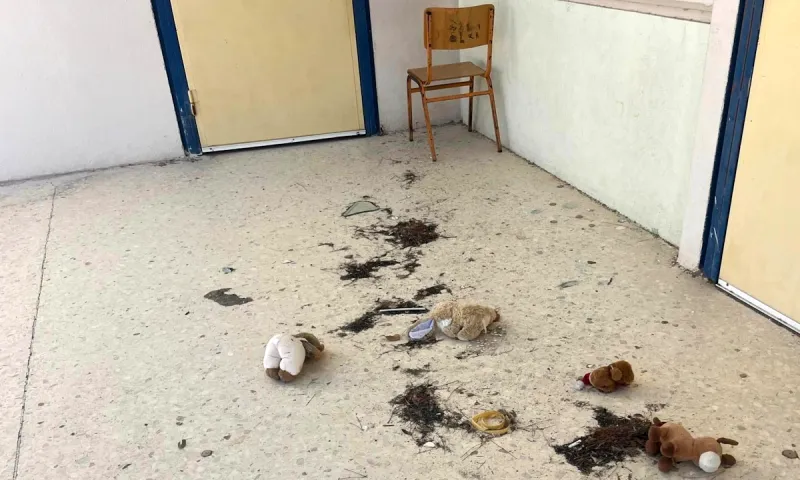 Βανδαλισμοί σε σχολείο της Αργυρούπολης. Με κάμερες απαντά ο δήμος (video)