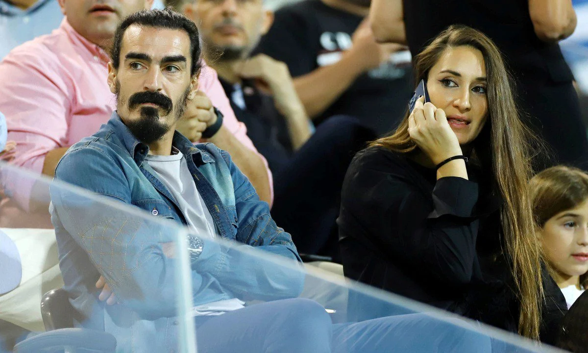 Με αφορμή τα όσα συνέβησαν με Χριστοδουλόπουλο και δημοσιογράφο αλλά το παρακάτω ουδεμία σχέση έχει με πραγματικά πρόσωπα και γεγονότα.
