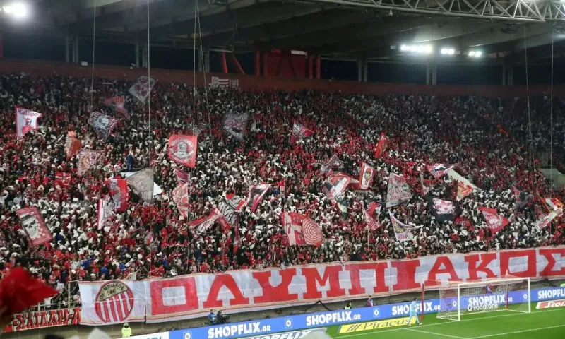 Συγκλονιστικός ο κόσμος του Ολυμπιακού - Δεν καταλαβαίνει τίποτα