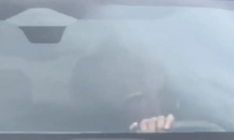 Video με τον Εμπαπέ να φεύγει γελώντας από το Βαλδεμπέμπας μετά την προπόνηση