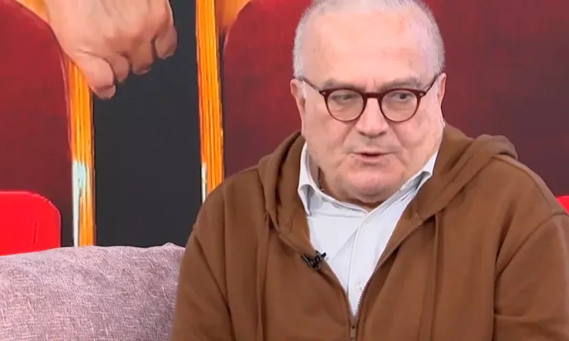 Πως ο Άρης Δαβαράκης έγινε στα 26 του στιχουργός του Χατζιδάκι