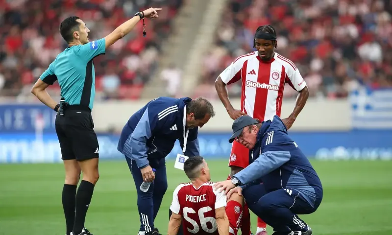 Αναγκαστική αλλαγή ο Ποντένσε - Τον έσπρωξε ο Ζίβκοβιτς και χτύπησε με τον Μπρούνο