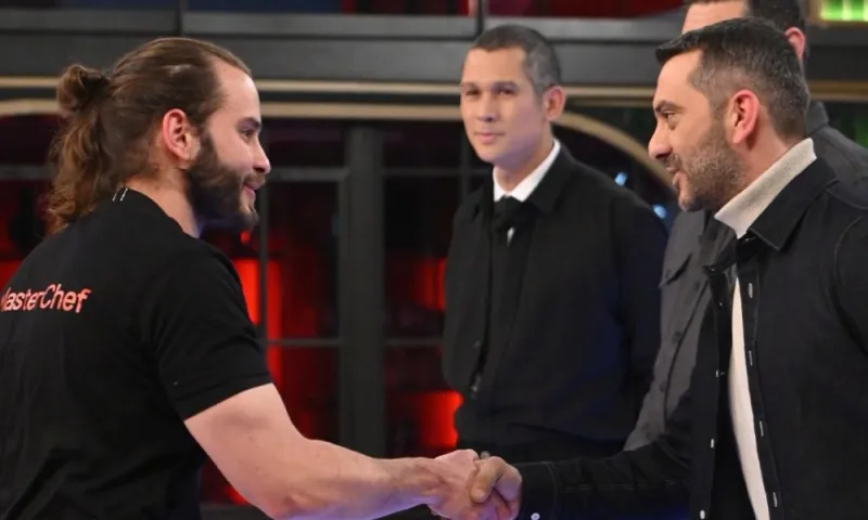MasterChef spoiler: Σαμ και Χάρης αποχωρούν πριν τη δεκάδα – Ανατροπές στο επεισόδιο της Δευτέρας - Ποια ομάδα κερδίζει;