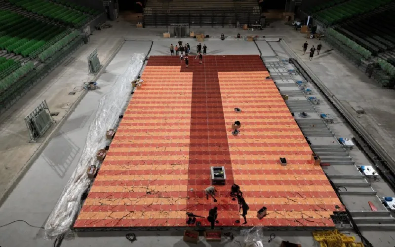 Έχουν ξεφύγει τα σχόλια για το Glass Floor και τη βλάβη…