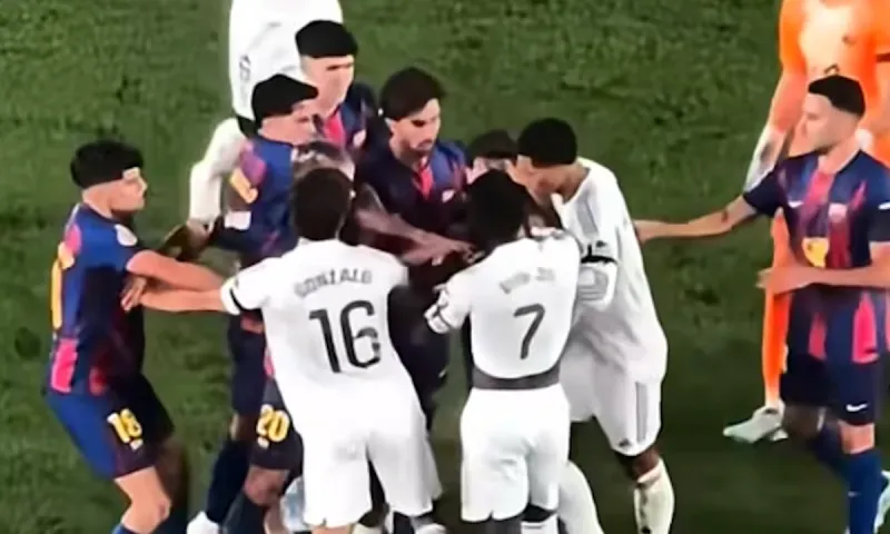 El Clasico: Αποκαλύφθηκε τι είπαν Γκάβι και Βινίσιους στο μεταξύ τους επεισόδιο