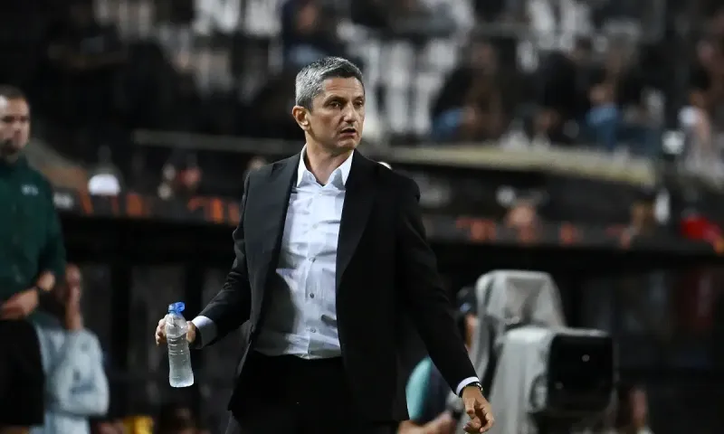ΠΑΟΚ: «Ζημιά» ο Λουτσέσκου στο Φάληρο και πρόβλημα με ΑΕΚ!