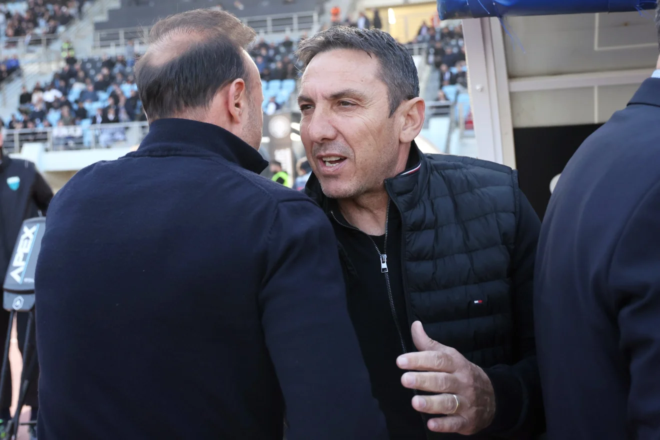 levadeiakos ofi super league podosfairo
