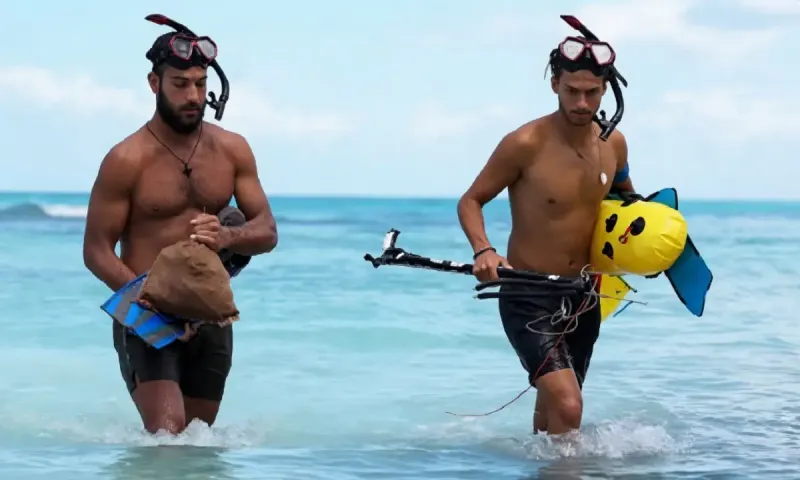 Survivor: Είχαν σημαδούρες ο Σταύρος και ο Μάνος - Το τηλέφωνο