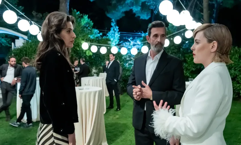 «Σύγκρουση»: Νέες backstage φωτογραφίες από το ερωτικό δικαστικό θρίλερ του MEGA (photos)