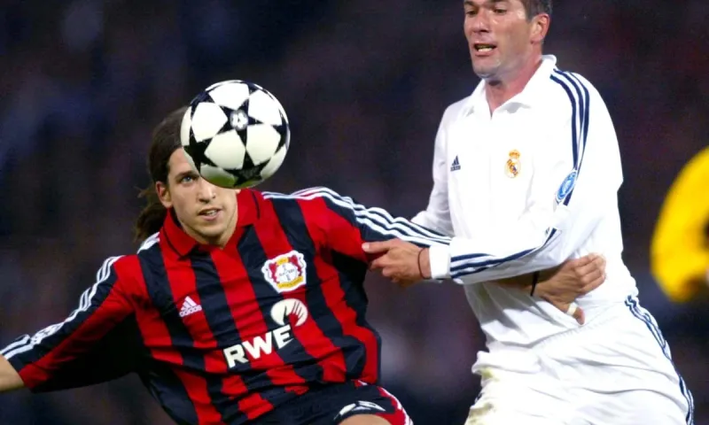 Σαν σήμερα 15 Μαΐου: Η Real Madrid κατέκτησε το Champions League με το αριστουργηματικό γκολ του Zidane (vid)