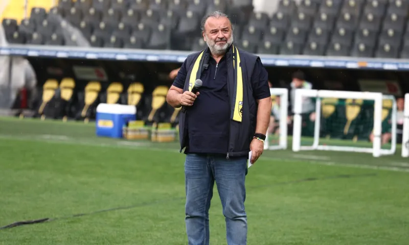 Μάριος Ηλιόπουλος σε οπαδούς ΑΕΚ: «Δεν θέλω συνθήματα για τις μάνες»