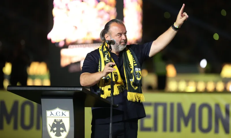 Χαμός για τον Ηλιόπουλο στη φιέστα της ΑΕΚ (VIDEO)