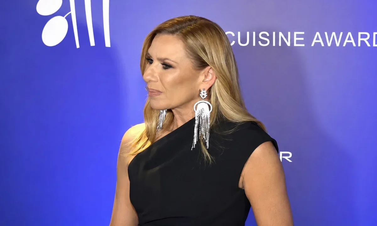 katerina karavatou ant1 tileoptiko programma nea sezon