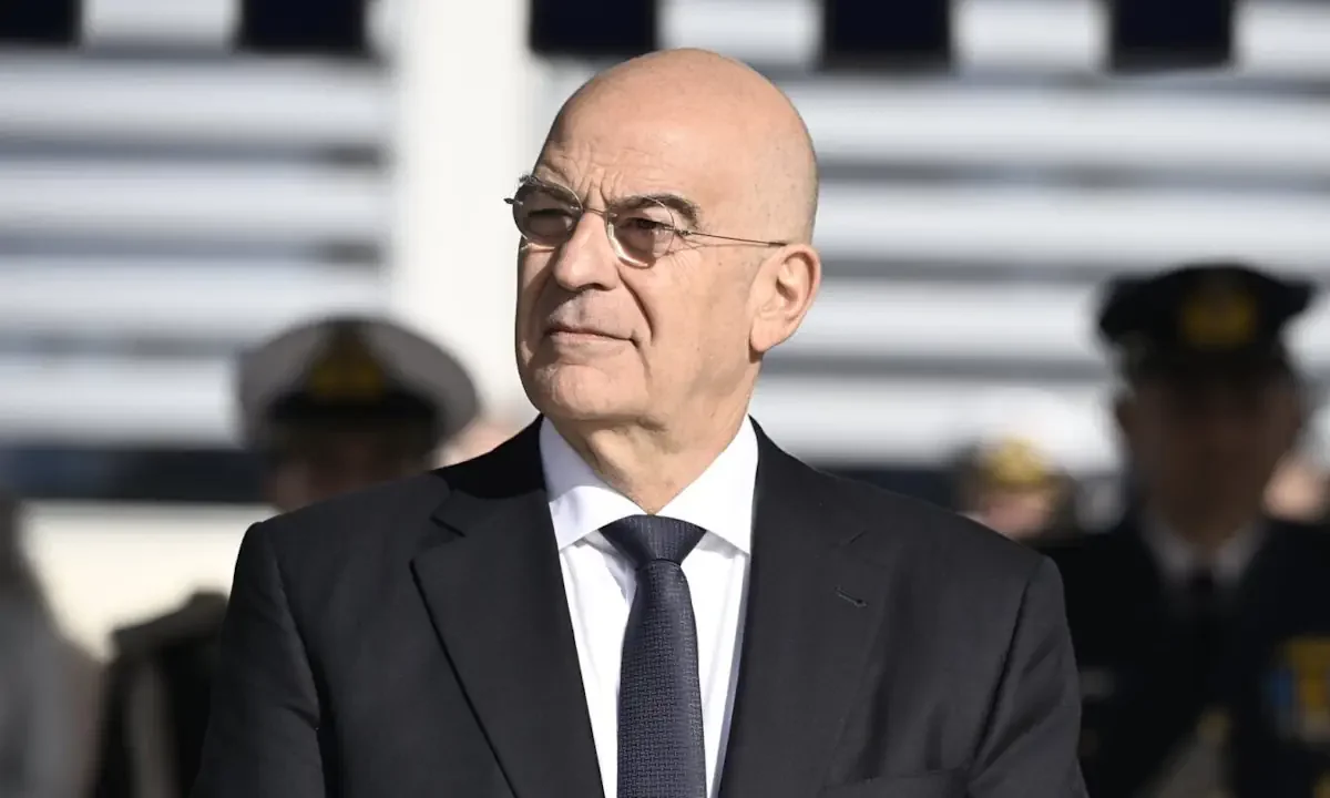 Ο Νίκος Δένδιας «άδειασε» την κατευναστική πολιτική Μητσοτάκη και έδωσε σήμα διαφοροποίησης ενόψει της κούρσας διαδοχής.