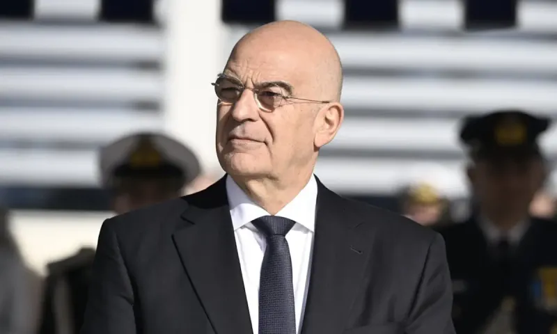 «Καρφάρα» Δένδια για Μητσοτάκη: «Δεν ανήκω σε αυτούς που πιστεύουν το αφήγημα των ήρεμων νερών»