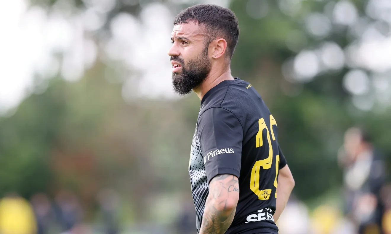aris aek podosfairo paolo fernandes