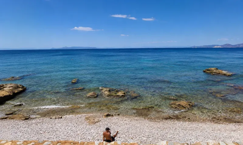Παραλίες Αττικής: Ποιες κρίθηκαν ακατάλληλες για κολύμβηση πριν το καλοκαίρι