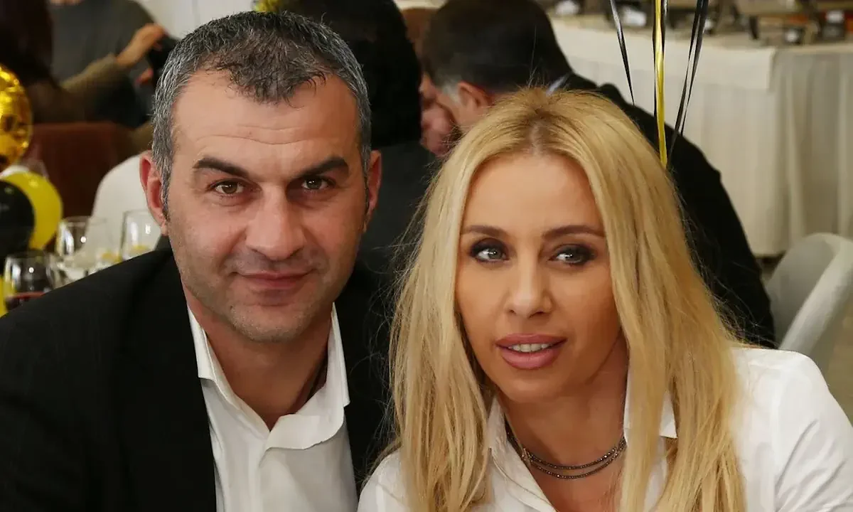«Άγγελε μου, πήγαινε στο φως» - Ακόμα και στην πιο δυσβάσταχτη ώρα της ζωής του, ο Τραϊανός Δέλλας καταθέτει την πίστη του στο Θεό.