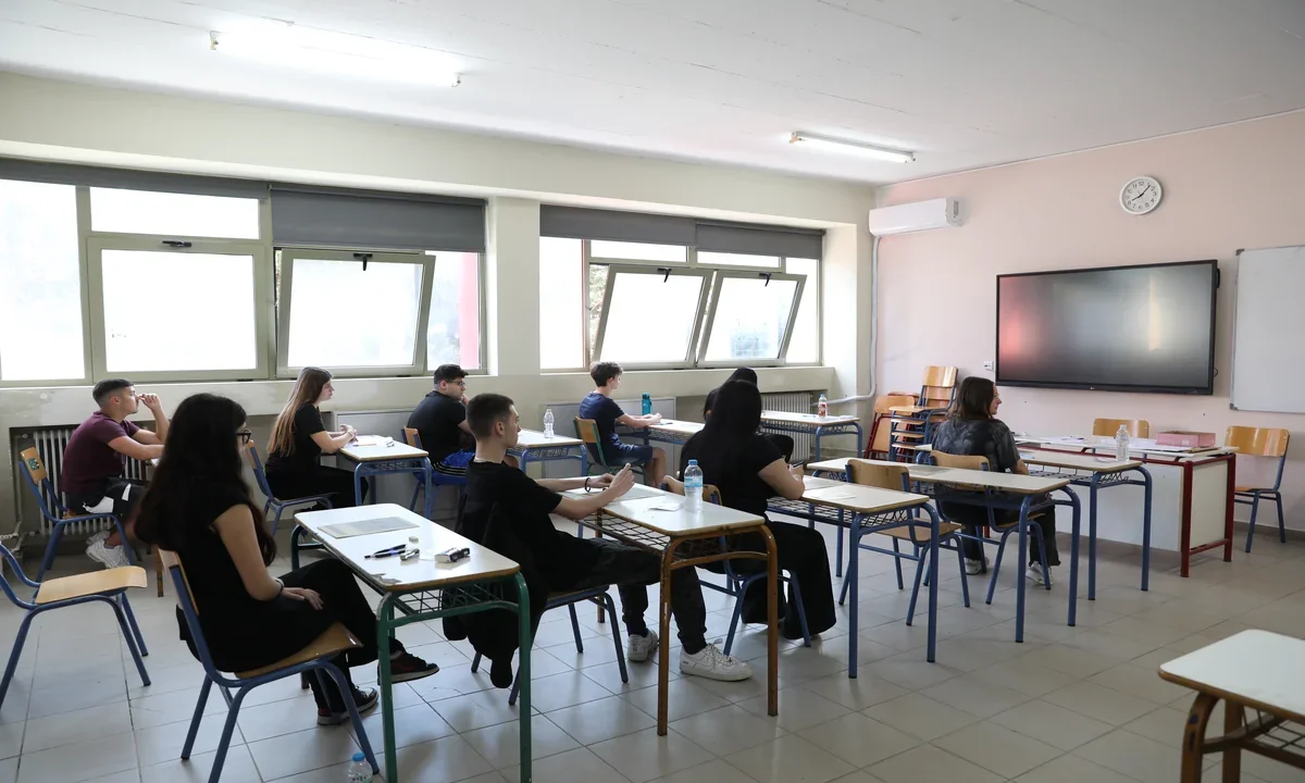 panelladikes eksetaseis mathites goneis diaxeirisi agxous