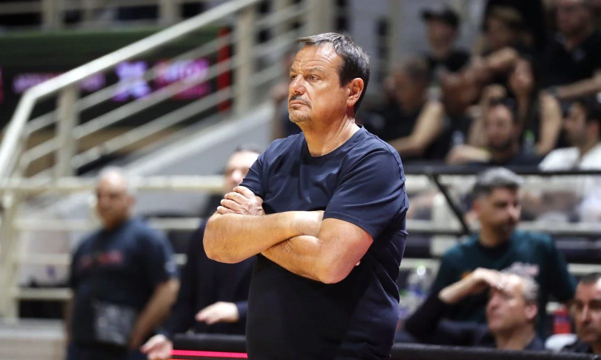 Ο Εργκίν Αταμάν υποστήριξε ότι ο Ολυμπιακός έχει πλεονέκτημα λόγω του ρόστερ του και δήλωσε πως ο Παναθηναϊκός είναι καλύτερη ομάδα.