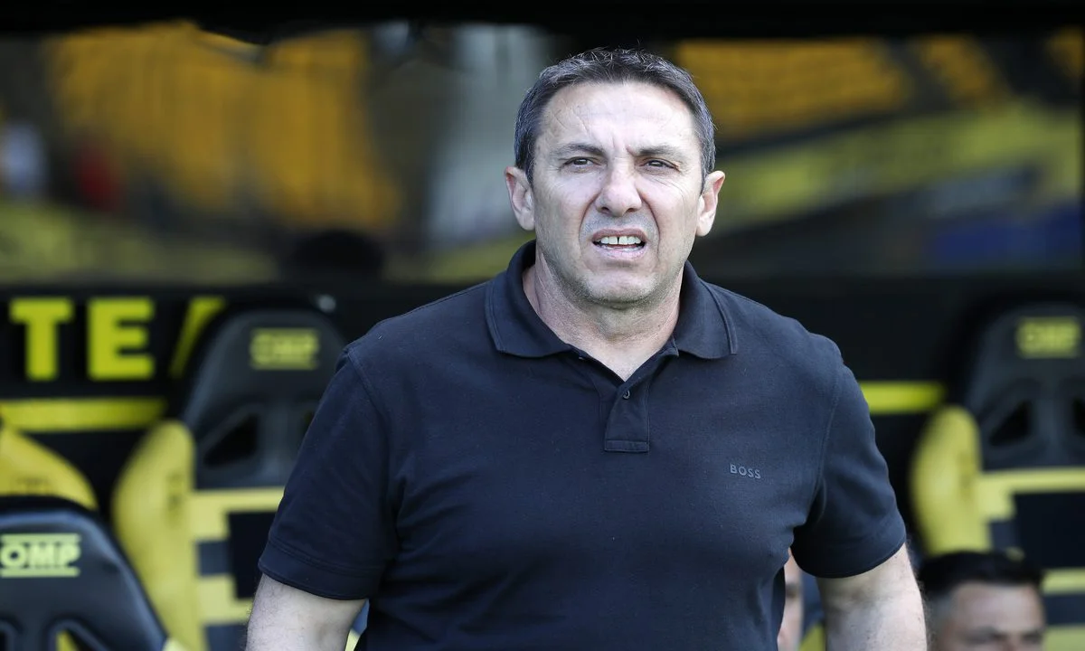 papadopoulos, apoel, levadiakos