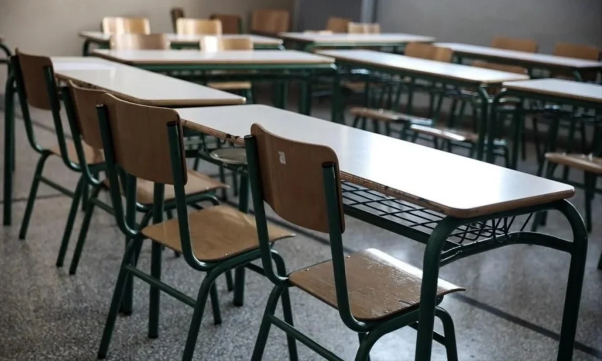 ΑΣΕΠ: Αιτίες οι τραγικοί μισθοί, η «βιομηχανοποίηση» της διδασκαλίας και το γεγονός ότι οι δάσκαλοι γίνονται «σάκος του μπόξ».