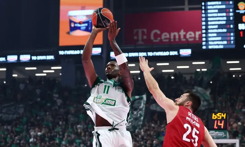 Παναθηναϊκός - Ολυμπιακός 68-58: Χέιζ Ντέιβις και Λεσόρ λύγισαν τον χαλαρό Ολυμπιακό