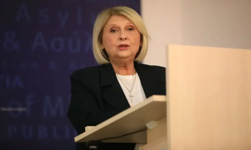 «Παρακαλάμε να κάνει κόμμα ο Σαμαράς», λέει η Σοφία Βούλτεψη