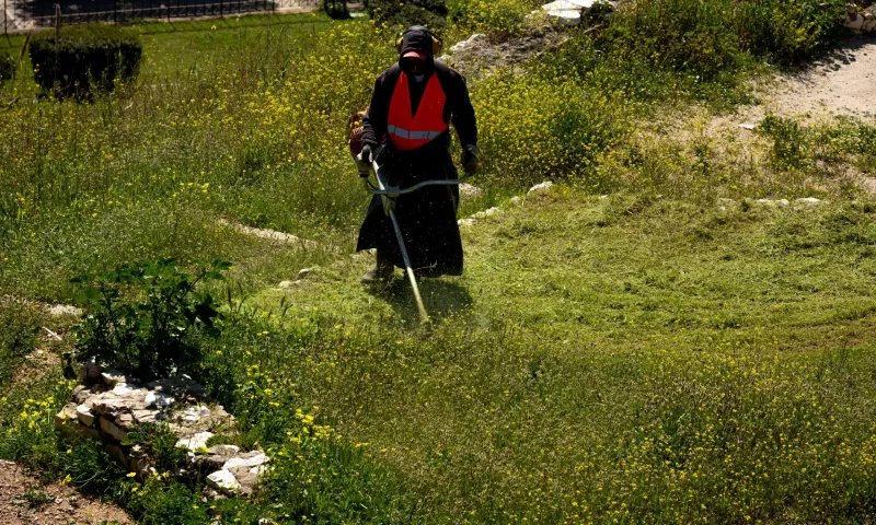 Ακαθάριστα οικόπεδα 2026: Νέα προθεσμία για τους καθαρισμούς – Ποιοι πρέπει να κάνουν δήλωση