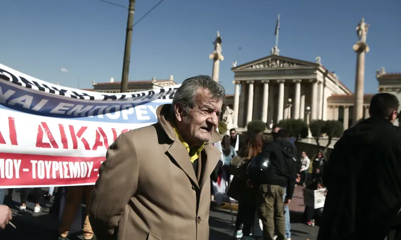 Ασφαλιστικό: Επιστρέφει το δώρο στους συνταξιούχους; Οι 8 αλλαγές που έρχονται