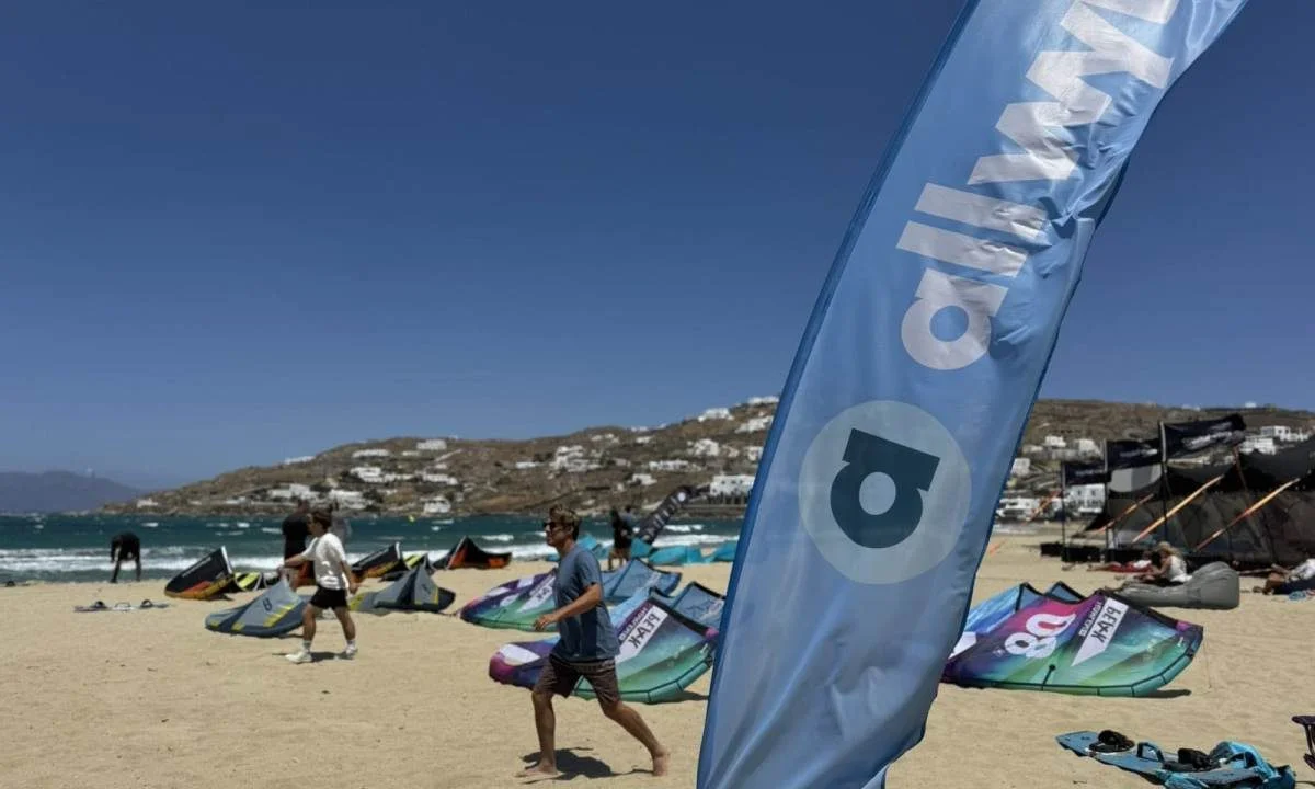 Το GKA Kite World Cup κορυφώνεται στην παραλία του Κόρφου με μοναδικές εμπειρίες από την Allwyn, Experience Sponsor της διοργάνωσης Kitesurf
