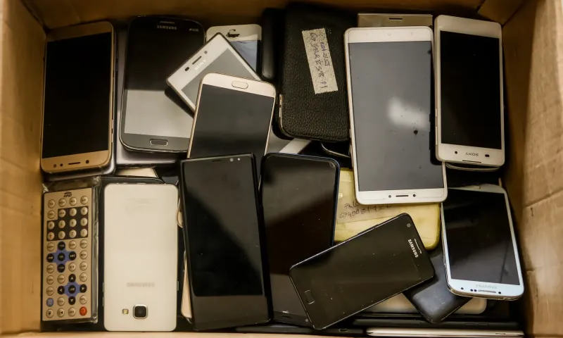Smartphones έως 70 ευρώ: Ποιοι τα δικαιούνται