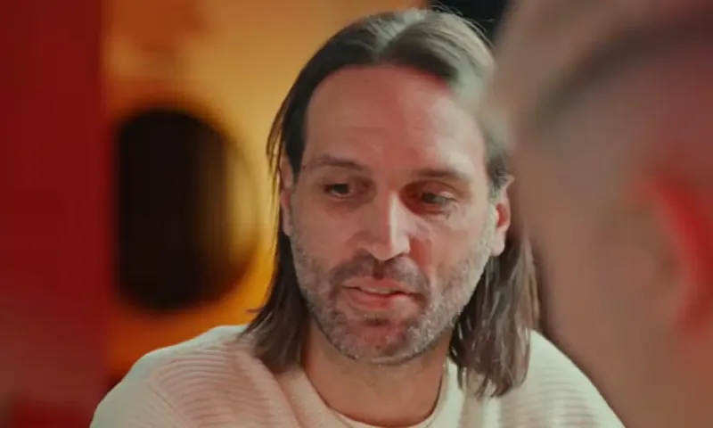 Ο Γιώργος Σαμαράς... σκοράρει με πέναλτι στο “Out of the Box Stories” του Pamestoixima.gr - Οι συλλεκτικές κάρτες Panini που άφησαν άφωνους Σωτηρακόπουλο και Madney