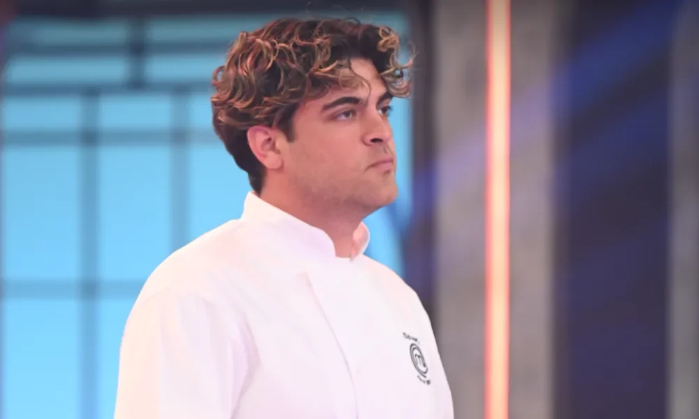 Το spoiler για τον μεγάλο τελικό του MasterChef αποκαλύπτει ποιος κατακτά τις 100.000 ευρώ και ποιος φεύγει με το έπαθλο των 30.000 ευρώ.