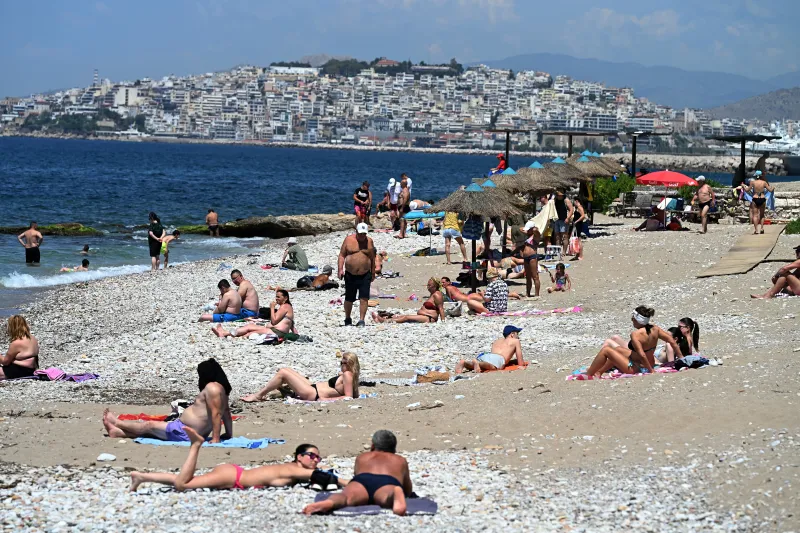 Καιρός σήμερα: Ζέστη έως 38 βαθμούς και απογευματινή αστάθεια