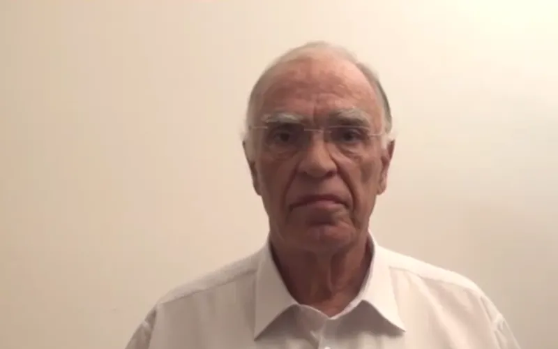 Βασίλης Λεβέντης: Ποιος ήταν ο ανατρεπτικός πολιτικός που δεν χώρεσε ποτέ στα συνηθισμένα