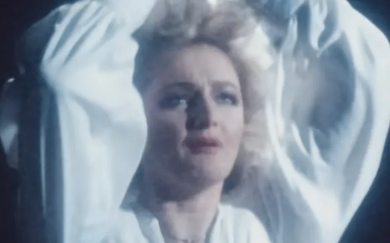Bonnie Tyler: Σίγησε η βραχνή φωνή που έκανε τον έρωτα να μοιάζει με καταιγίδα