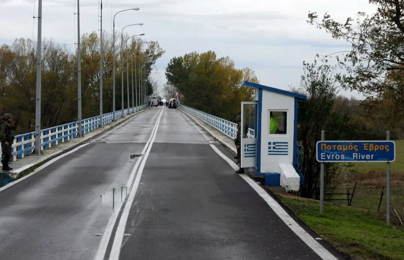Έβρος: Οι ελληνικές αρχές δεν επιτρέπουν ελληνική σημαία στο Τριεθνές!