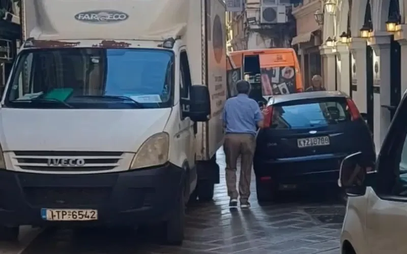 Κέρκυρα: Οδηγοί φορτηγών πιάστηκαν στα χέρια μέσα στην πόλη (video)