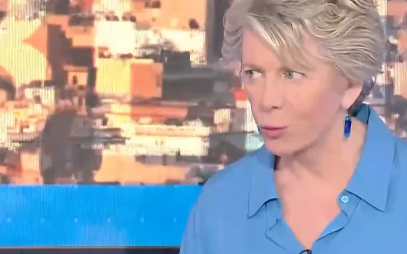 Έλενα Ακρίτα: Ο Πλεύρης μάς είπε κότες – Είναι ακροδεξιός με το σπαθί του (video)