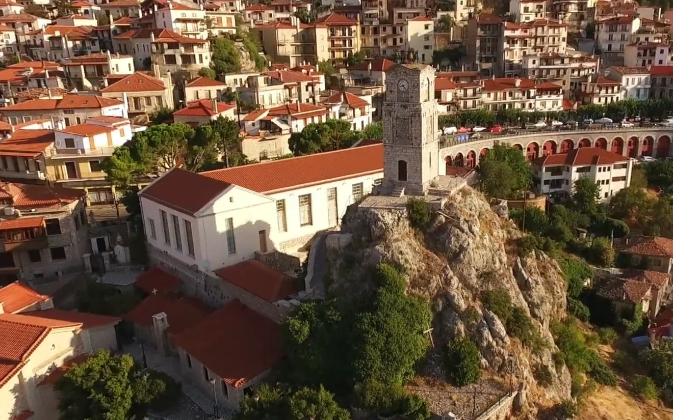 Άσκηση εκκένωσης στην Αράχωβα με τη συμμετοχή των αρμόδιων υπηρεσιών