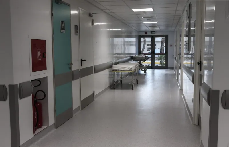 «Κύριε Γεωργιάδη έχετε πάει ποτέ σε νοσοκομείο;» - Η «οδύσσεια» μια κοπέλας που έπαθε αλλεργικό σοκ
