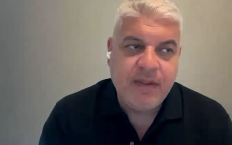 Παπαθεοδώρου για Χεζόνια : «Δεν ξέρω γιατί όλοι το έχουν δέσει ότι ο Ολυμπιακός είναι η μία και μοναδική περίπτωση»