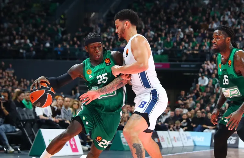 Ο Ερυθρός Αστέρας με backcourt για Final Four