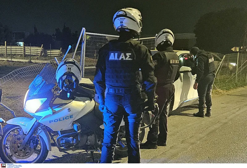 Θρίλερ στον Άγιο Δημήτριο: Νεκρός 34χρονος αστυνομικός μέσα σε υπηρεσιακό όχημα