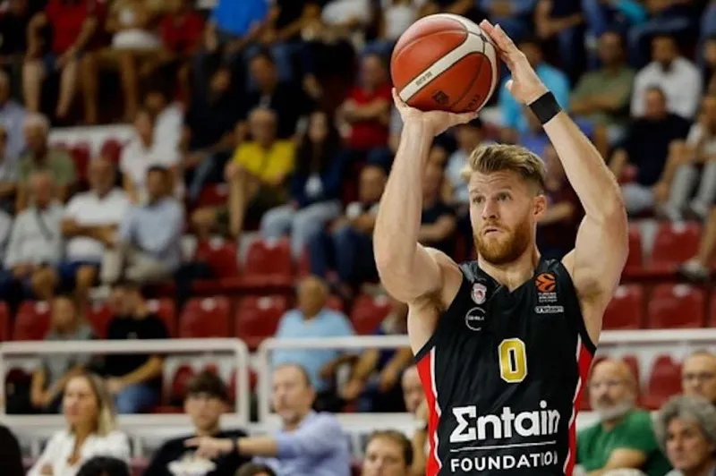 Ολυμπιακός: Καταγγελία στην EuroLeague για παράνομη προσέγγιση του Γουόκαπ από την Dubai BC
