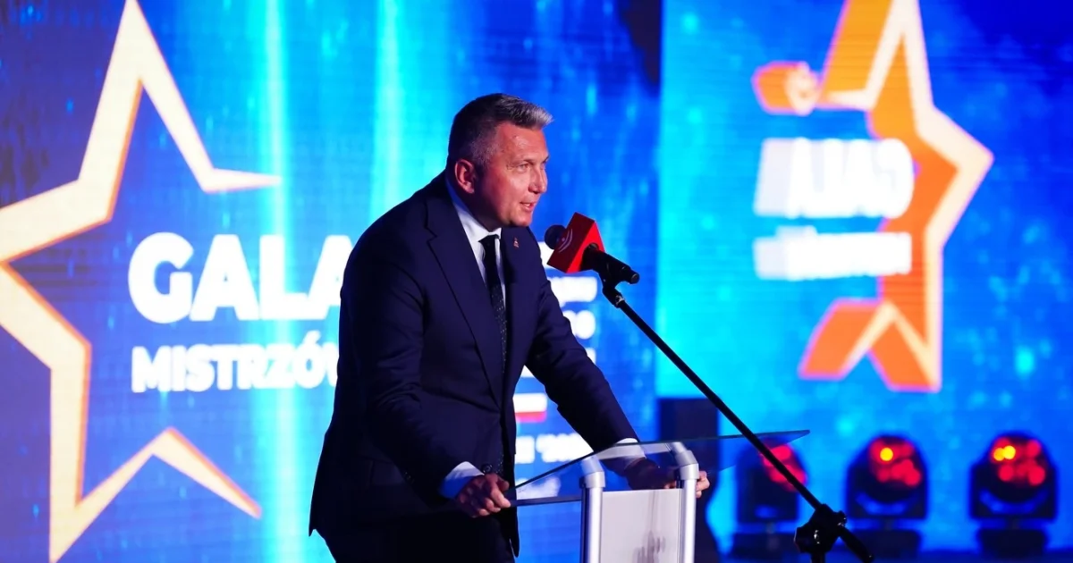Σεισμός στην Πολωνία: Συνελήφθη ο πρόεδρος της Ολυμπιακής Επιτροπής | Αθλητικά στο PlusTV.gr