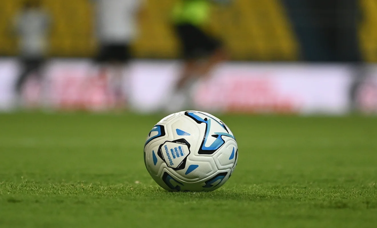 Η μπάλα που θα παιχθεί το πρωτάθλημα της Super League