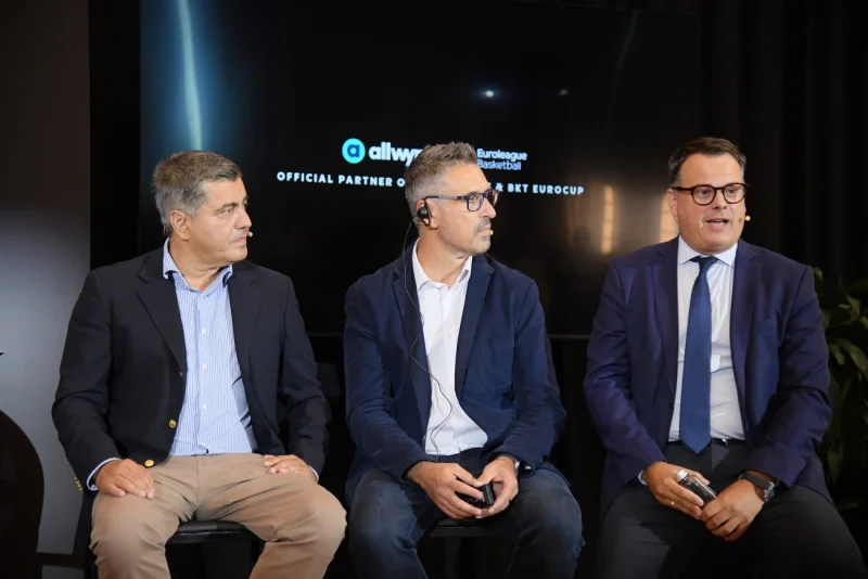 Οδυσσέας Χριστοφόρου, Αναπληρωτής Διευθύνων Σύμβουλος της Allwyn Hellas, Lukas Antos, Chief Customer Officer της Allwyn Hellas και Gawain Davies, Chief Commercial Officer της Euroleague Basketball