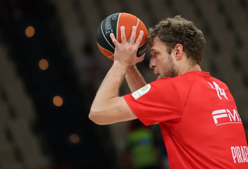 Το NBA δεν έκλεισε για τον Βεζένκοφ